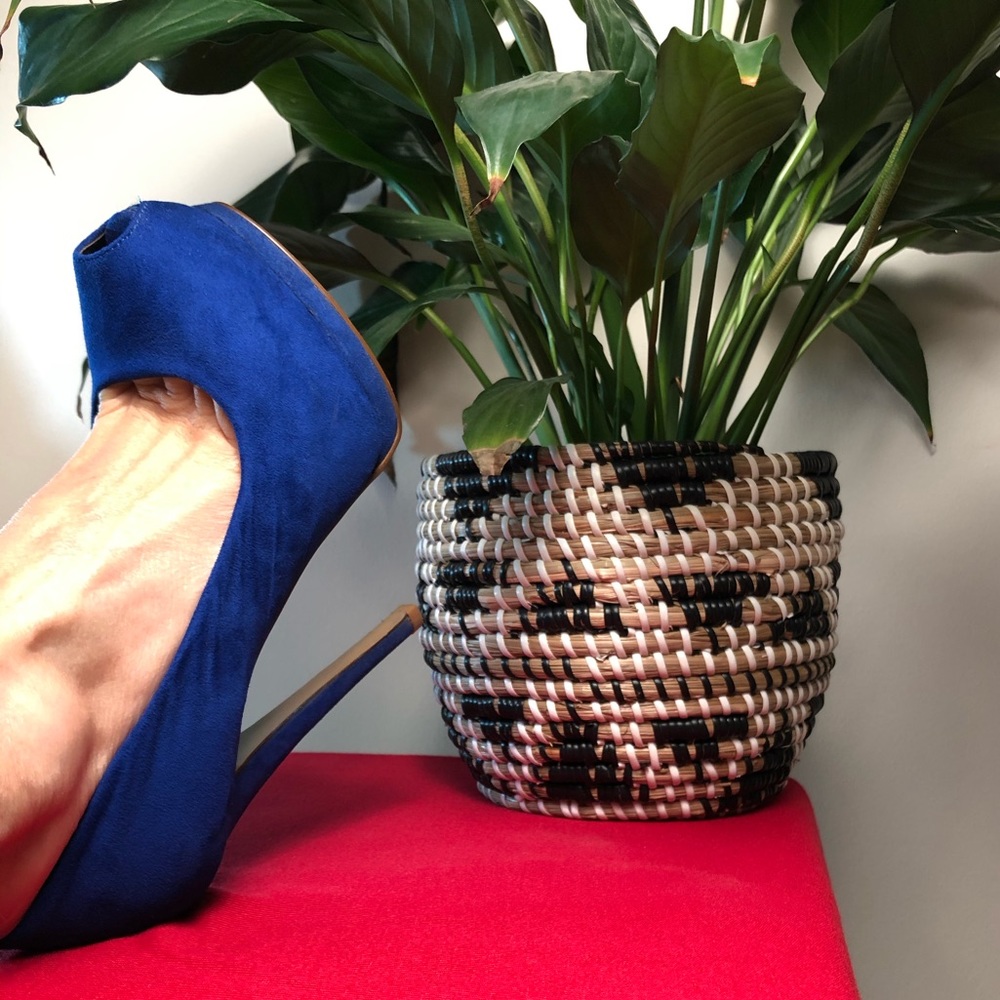 🛑SOLD📦 • 
Barbie Peep Toe Platforms Cobalt Blue Faux Suede - Picture 8 of 8